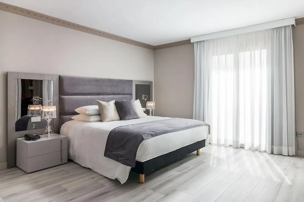 Apart-hotel Park Plaza Suites Apartamentos Marbella
