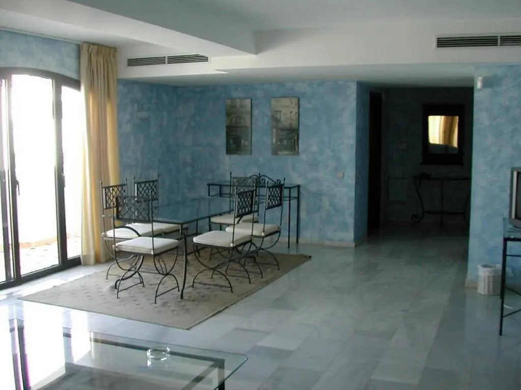 Park Plaza Suites Apartamentos Marbella 4*,
