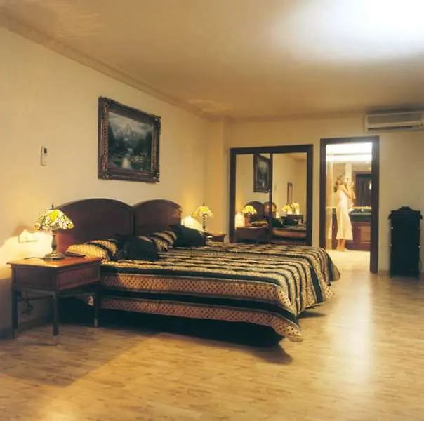 Aparthotel Park Plaza Suites Apartamentos Marbella